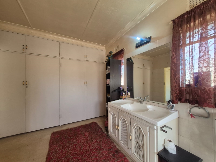 3 Bedroom Property for Sale in Kookrus Gauteng