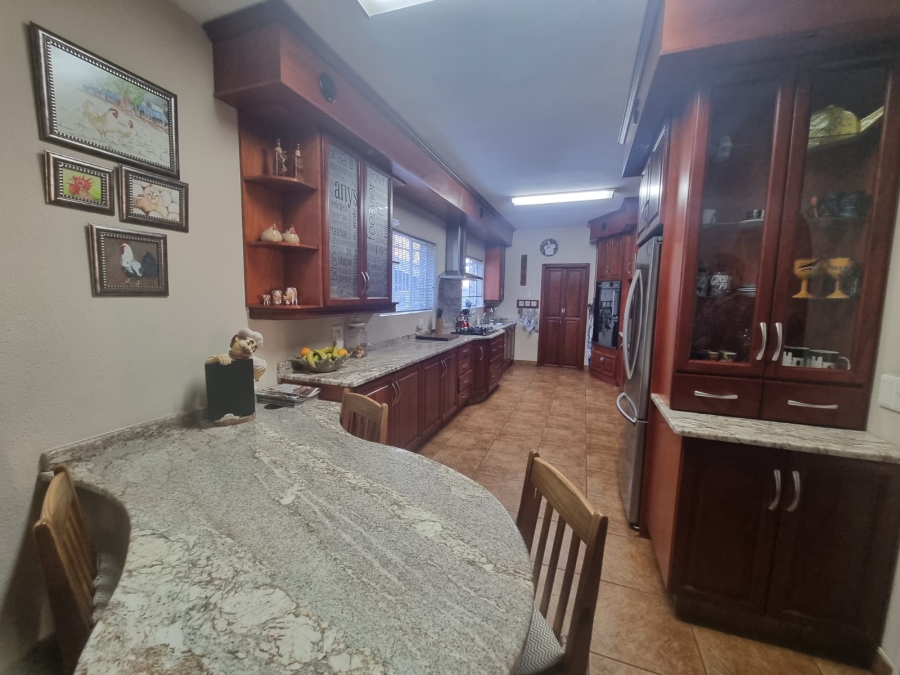 6 Bedroom Property for Sale in Vanderbijlpark SW 5 Gauteng