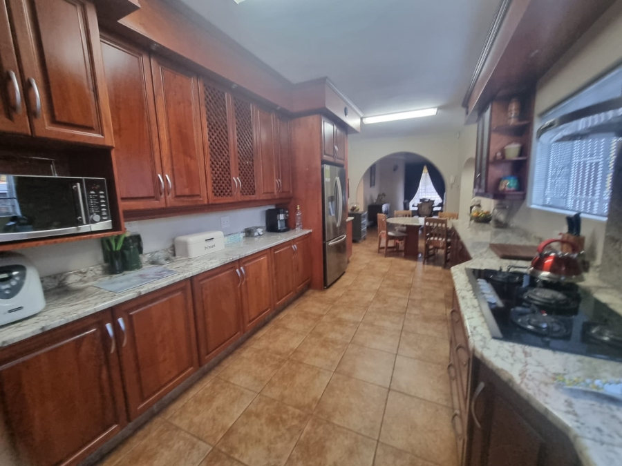 6 Bedroom Property for Sale in Vanderbijlpark SW 5 Gauteng