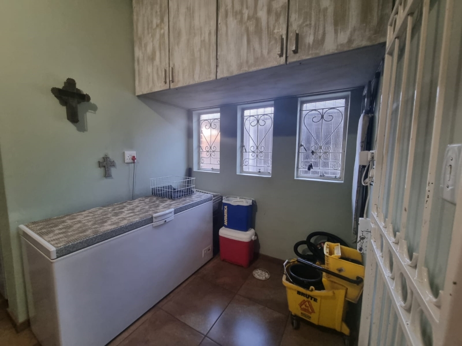 6 Bedroom Property for Sale in Vanderbijlpark SW 5 Gauteng