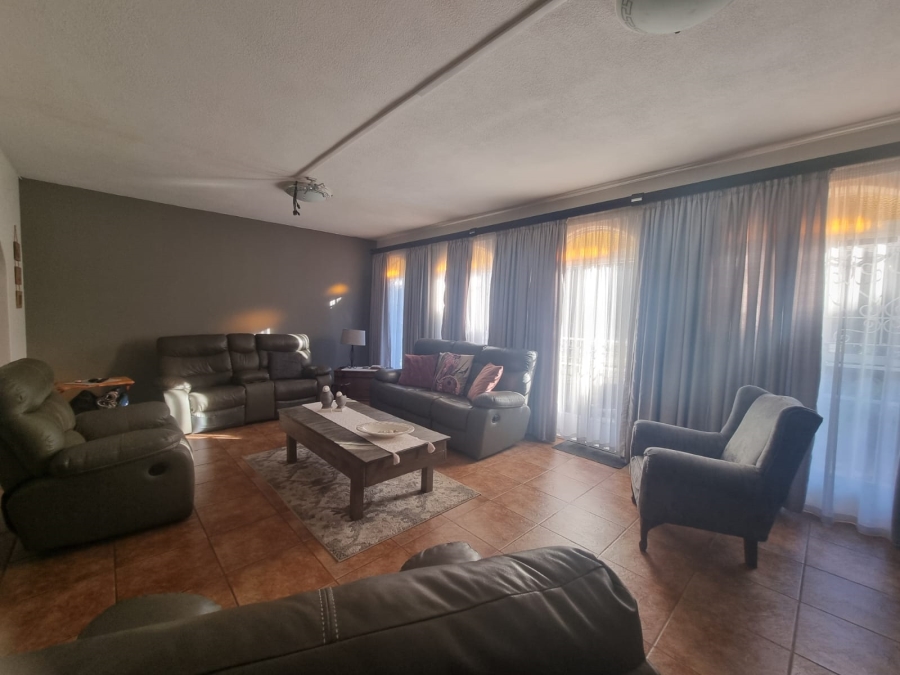 6 Bedroom Property for Sale in Vanderbijlpark SW 5 Gauteng