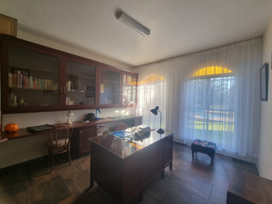 6 Bedroom Property for Sale in Vanderbijlpark SW 5 Gauteng