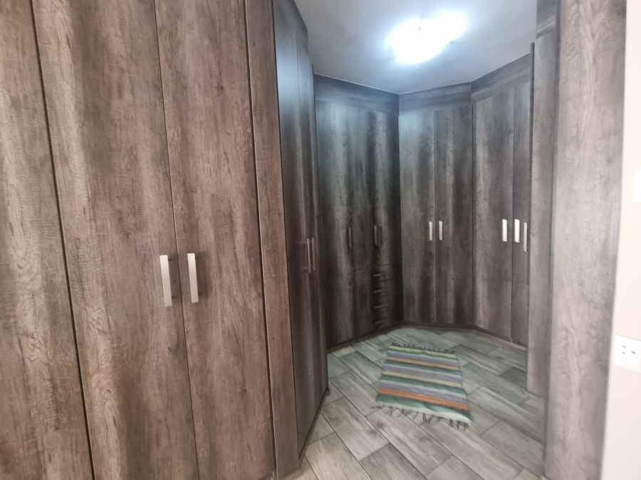 6 Bedroom Property for Sale in Vanderbijlpark SW 5 Gauteng