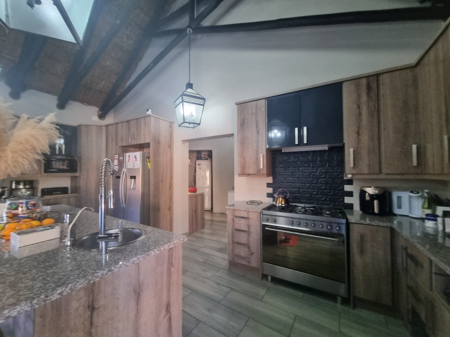 6 Bedroom Property for Sale in Vanderbijlpark SW 5 Gauteng