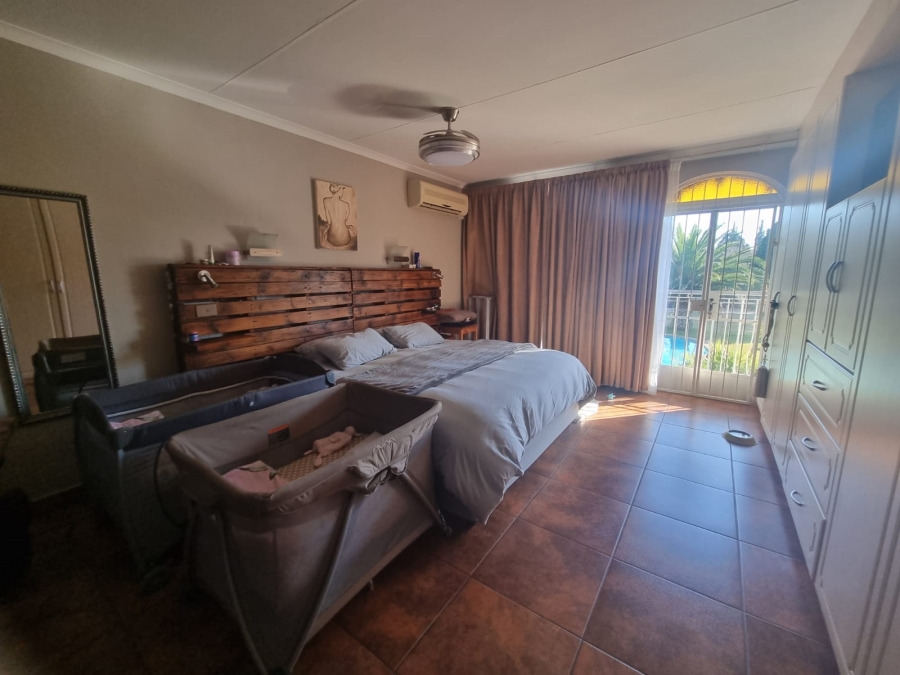 6 Bedroom Property for Sale in Vanderbijlpark SW 5 Gauteng