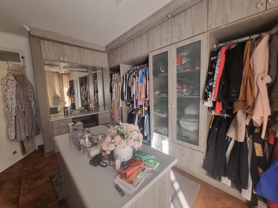 6 Bedroom Property for Sale in Vanderbijlpark SW 5 Gauteng