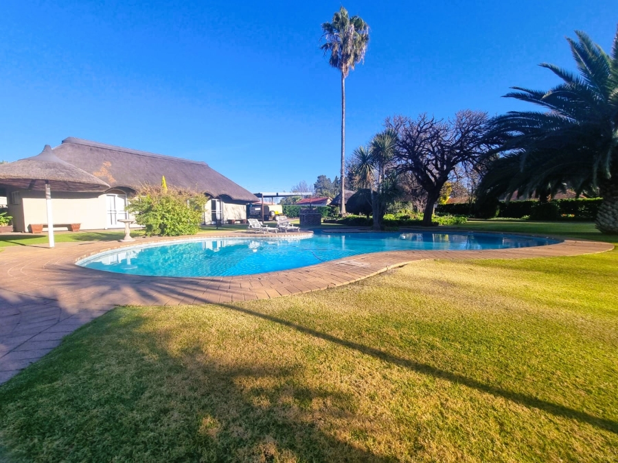 6 Bedroom Property for Sale in Vanderbijlpark SW 5 Gauteng