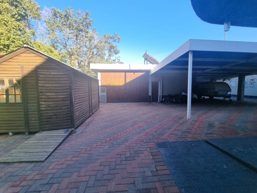 6 Bedroom Property for Sale in Vanderbijlpark SW 5 Gauteng