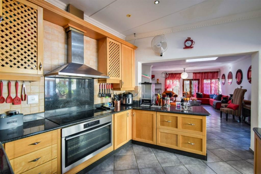 8 Bedroom Property for Sale in Pretoria North Gauteng