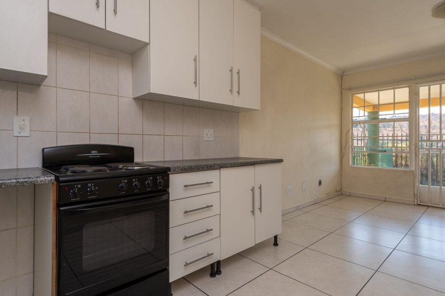 2 Bedroom Property for Sale in Linmeyer Gauteng