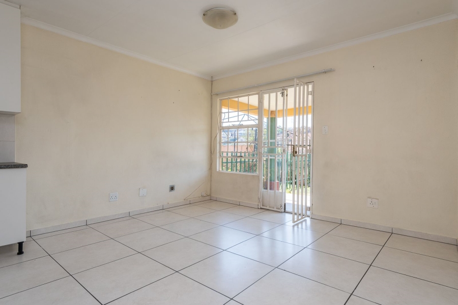 2 Bedroom Property for Sale in Linmeyer Gauteng