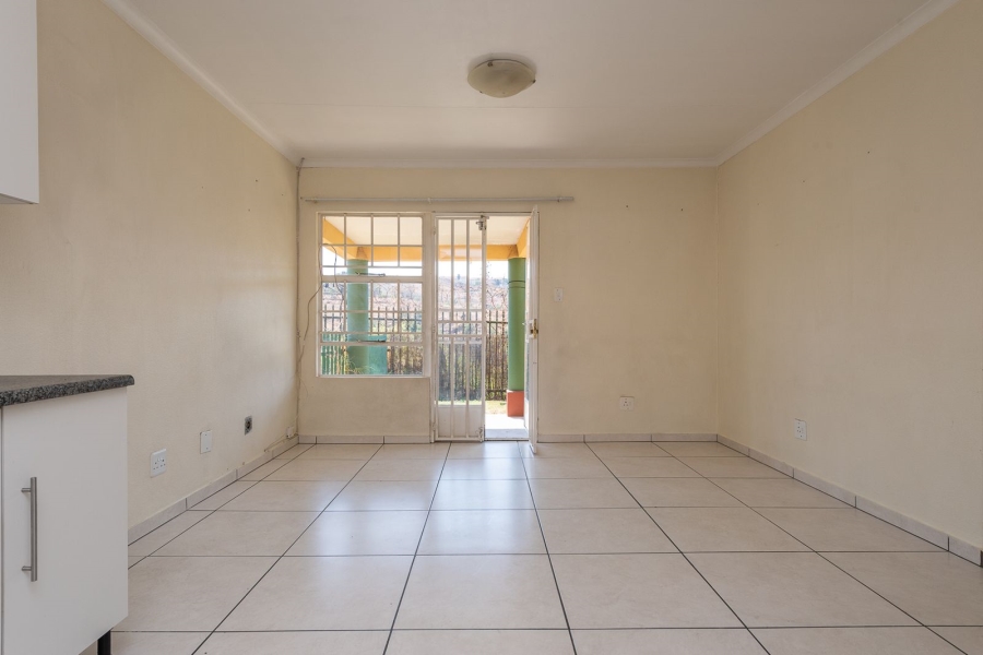 2 Bedroom Property for Sale in Linmeyer Gauteng