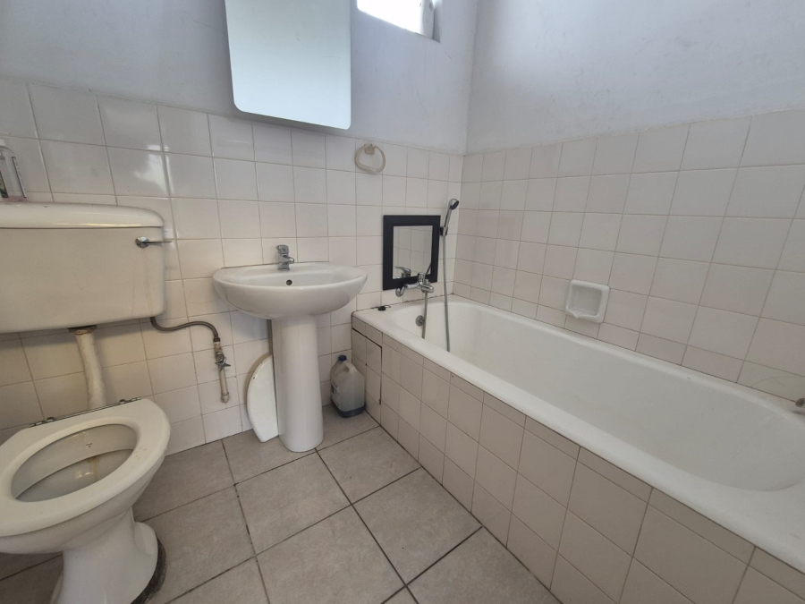 2 Bedroom Property for Sale in Three Rivers Proper Gauteng