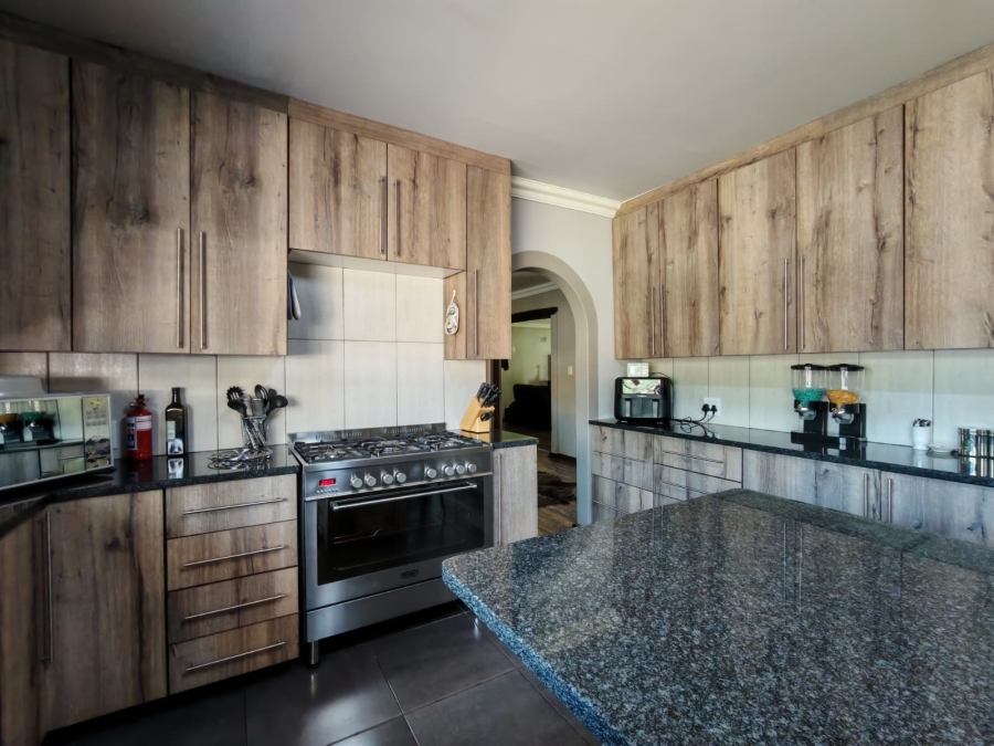 4 Bedroom Property for Sale in Three Rivers East Gauteng