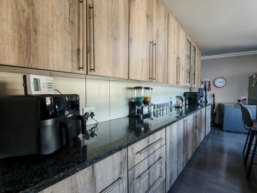 4 Bedroom Property for Sale in Three Rivers East Gauteng