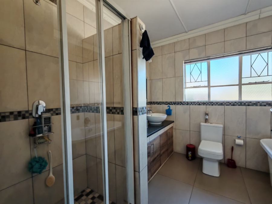 4 Bedroom Property for Sale in Three Rivers East Gauteng
