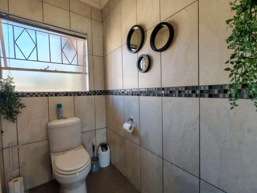 4 Bedroom Property for Sale in Three Rivers East Gauteng