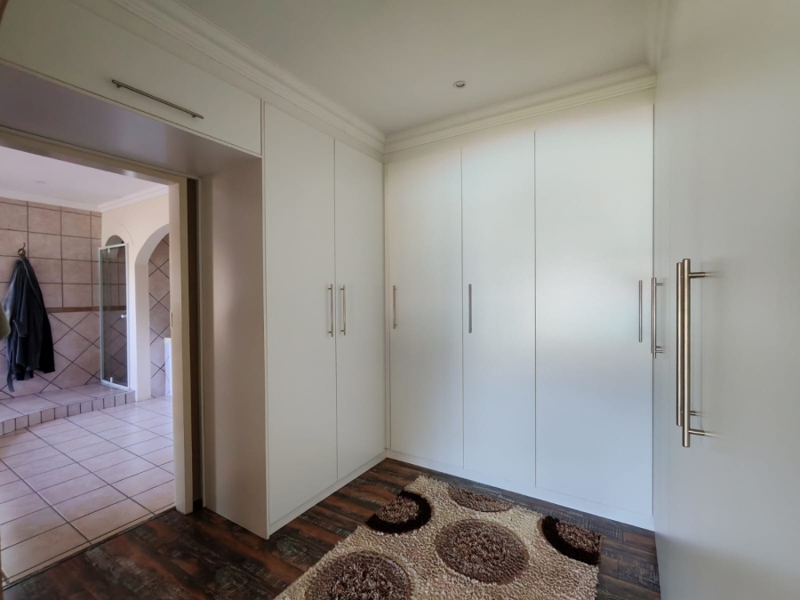 4 Bedroom Property for Sale in Three Rivers East Gauteng