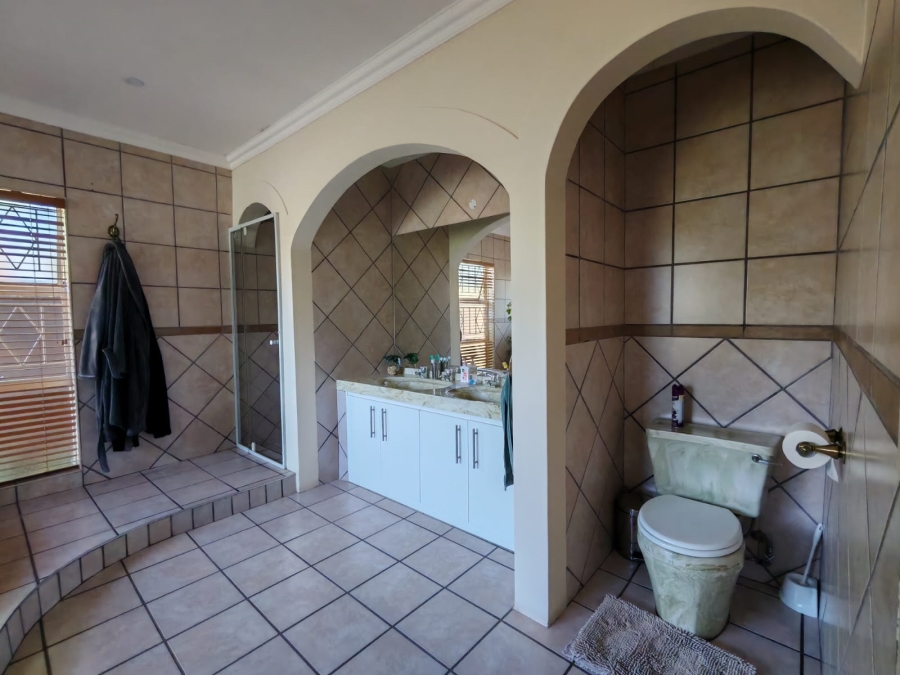 4 Bedroom Property for Sale in Three Rivers East Gauteng