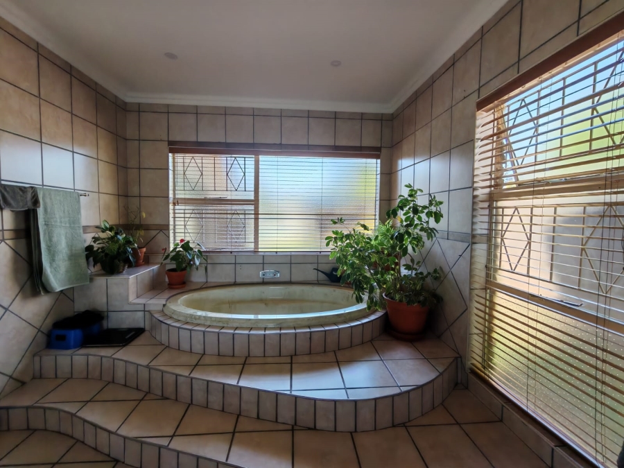 4 Bedroom Property for Sale in Three Rivers East Gauteng