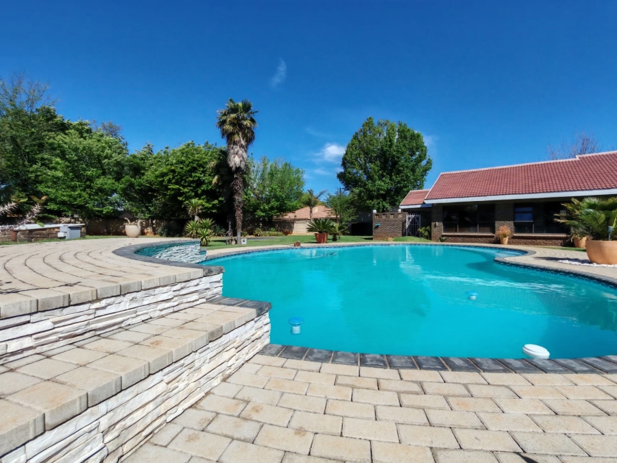 4 Bedroom Property for Sale in Three Rivers East Gauteng
