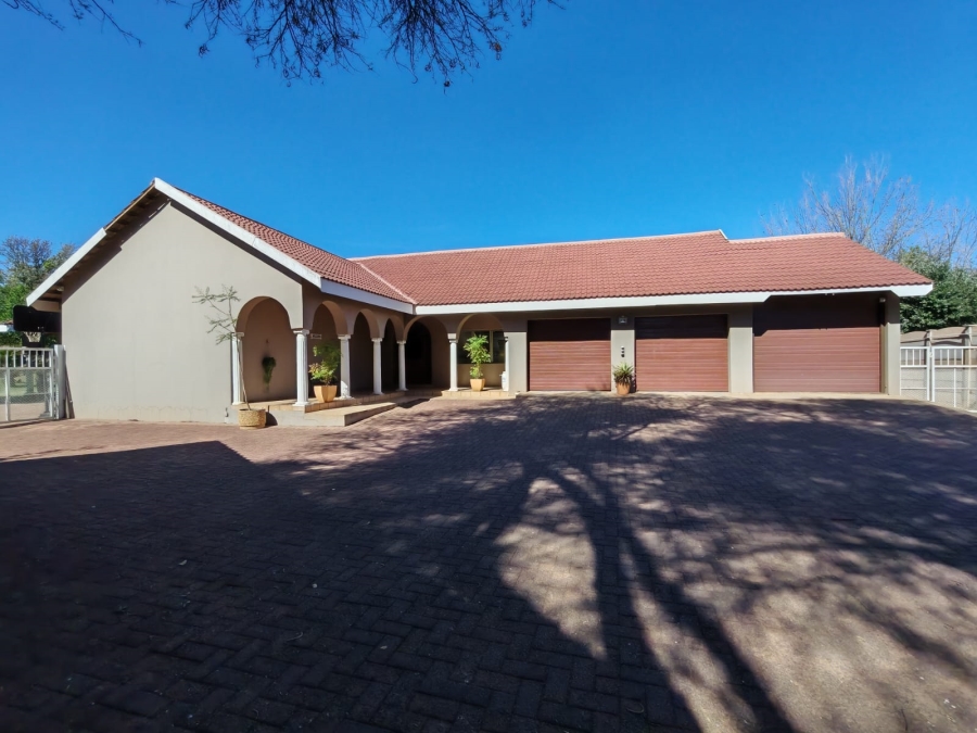 4 Bedroom Property for Sale in Three Rivers East Gauteng