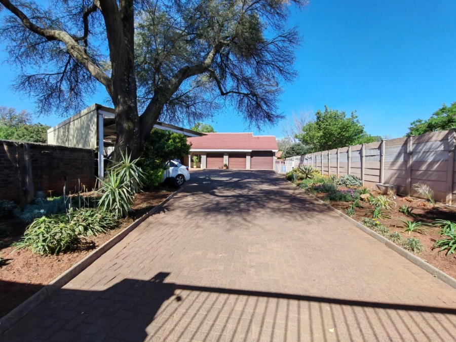 4 Bedroom Property for Sale in Three Rivers East Gauteng