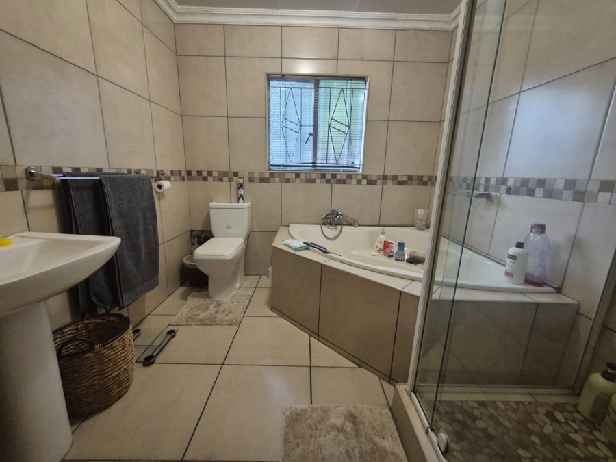 3 Bedroom Property for Sale in Three Rivers Gauteng