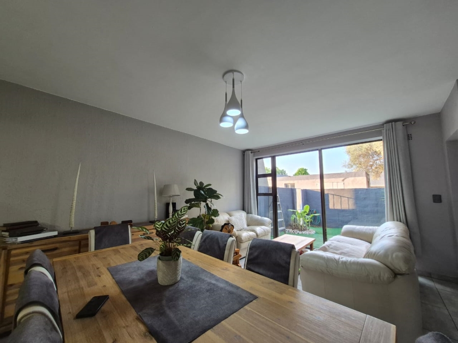 2 Bedroom Property for Sale in Meyerton Central Gauteng