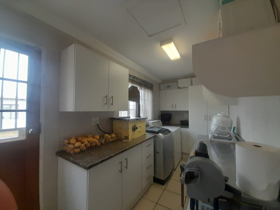 To Let 3 Bedroom Property for Rent in Kookrus Gauteng