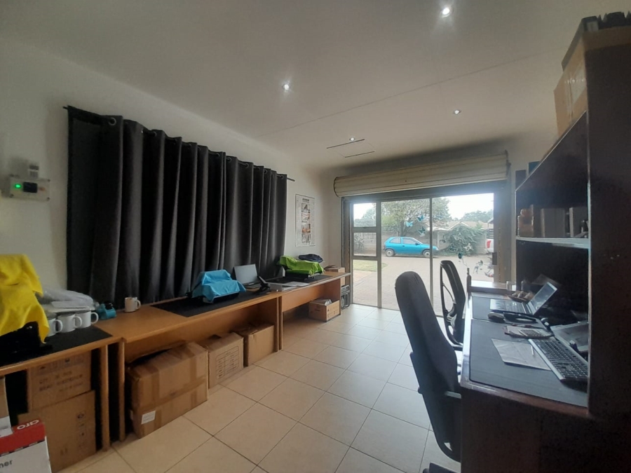 To Let 3 Bedroom Property for Rent in Kookrus Gauteng