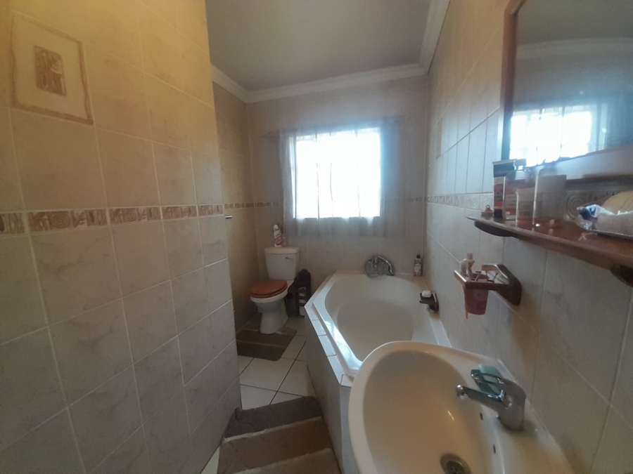 To Let 3 Bedroom Property for Rent in Kookrus Gauteng