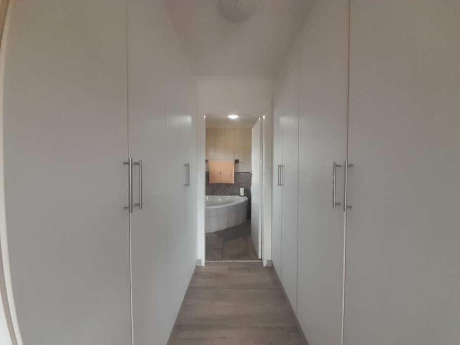 To Let 3 Bedroom Property for Rent in Kookrus Gauteng