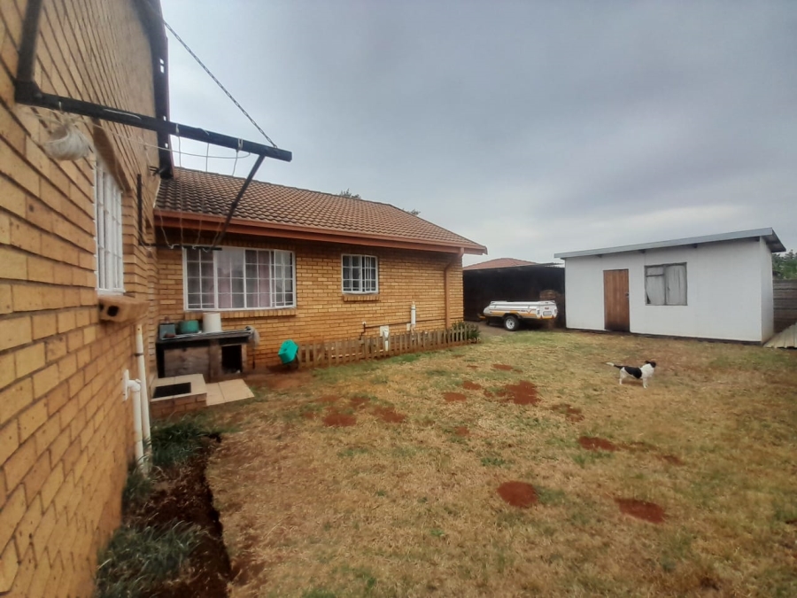 To Let 3 Bedroom Property for Rent in Kookrus Gauteng