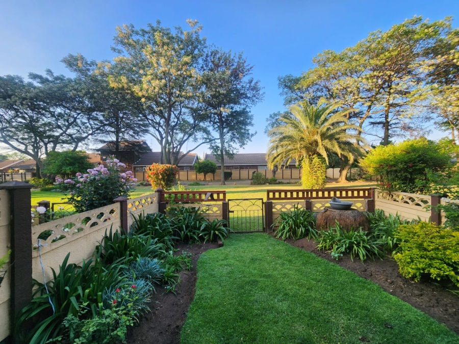 2 Bedroom Property for Sale in Three Rivers Gauteng