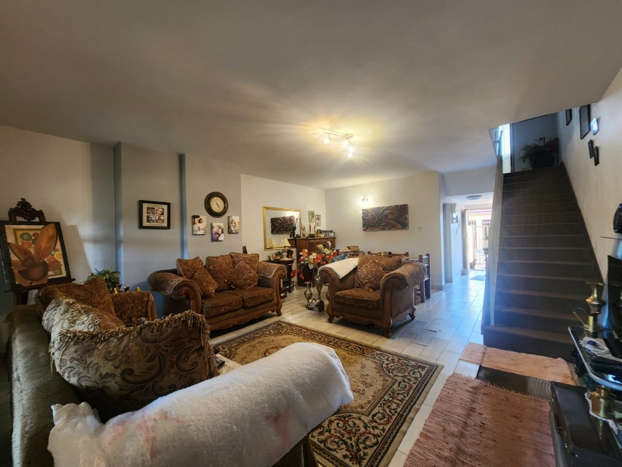 2 Bedroom Property for Sale in Three Rivers Gauteng