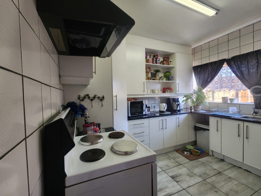 2 Bedroom Property for Sale in Three Rivers Gauteng