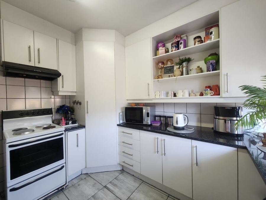 2 Bedroom Property for Sale in Three Rivers Gauteng