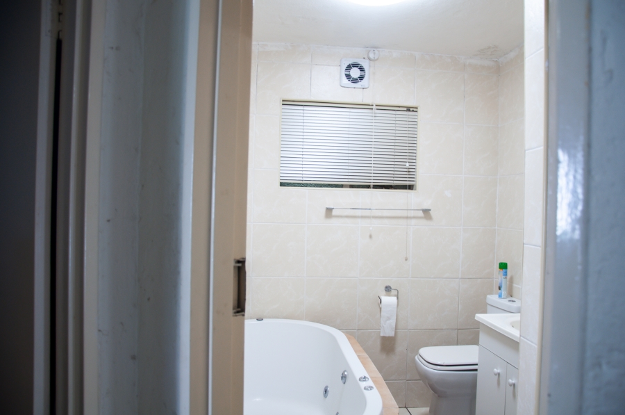 2 Bedroom Property for Sale in Vorna Valley Gauteng