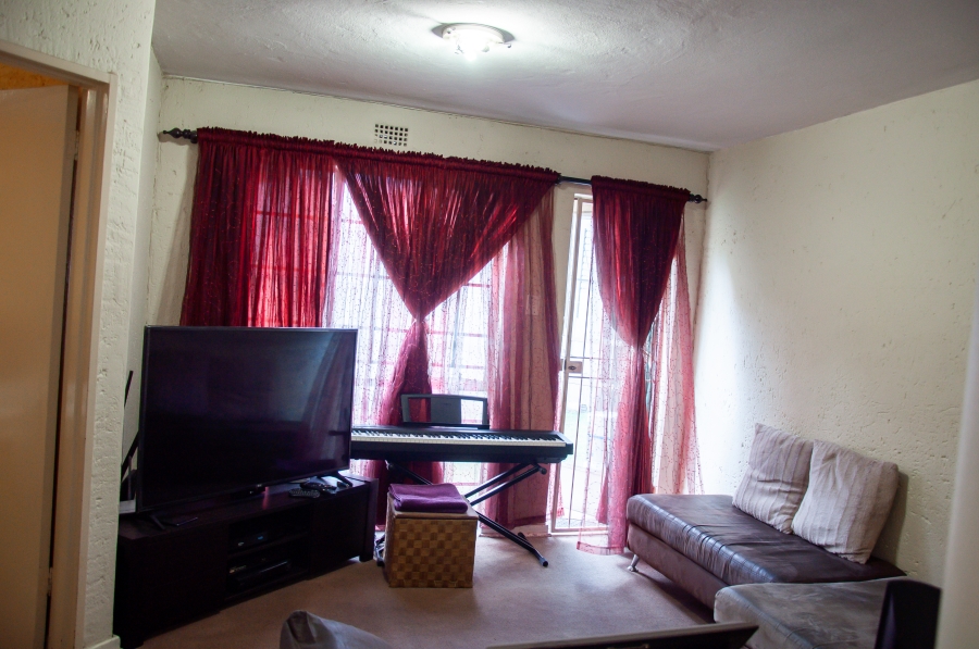 2 Bedroom Property for Sale in Vorna Valley Gauteng