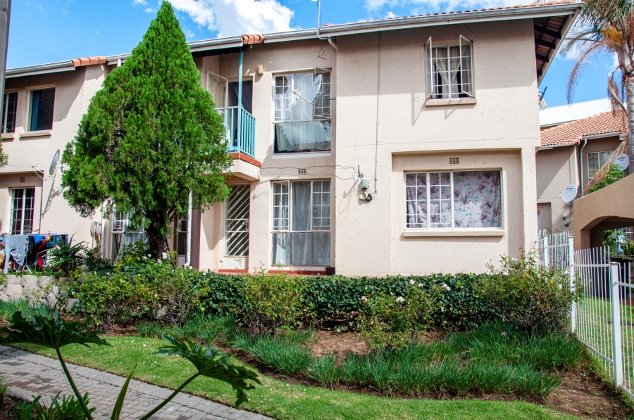 2 Bedroom Property for Sale in Vorna Valley Gauteng