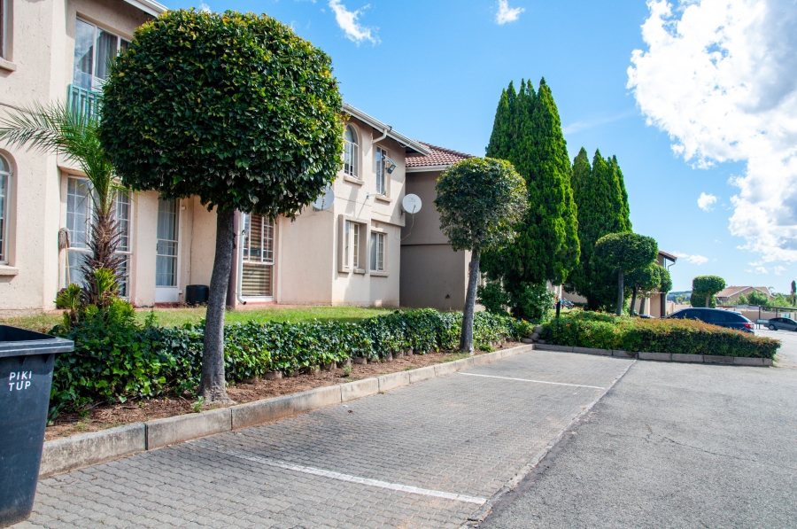 2 Bedroom Property for Sale in Vorna Valley Gauteng