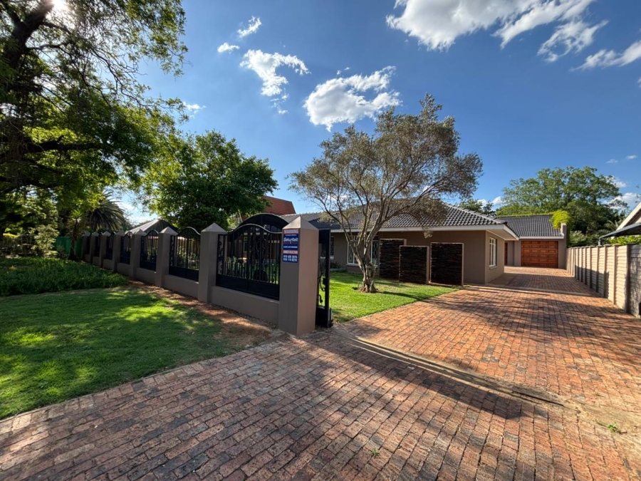 4 Bedroom Property for Sale in Risiville Gauteng