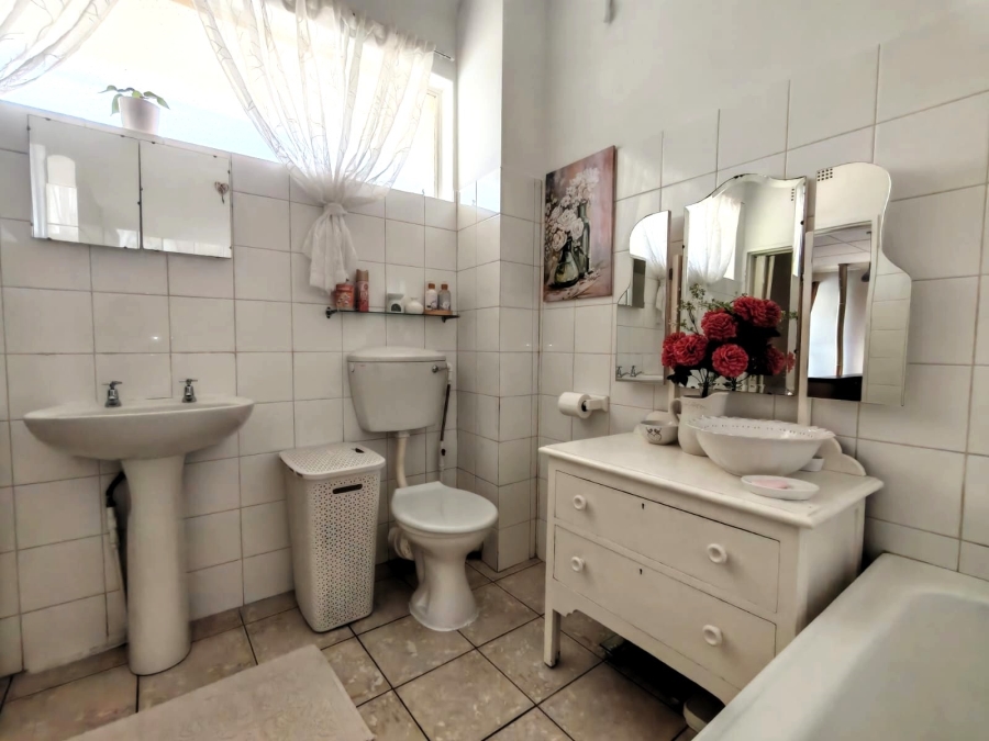 3 Bedroom Property for Sale in Three Rivers Proper Gauteng