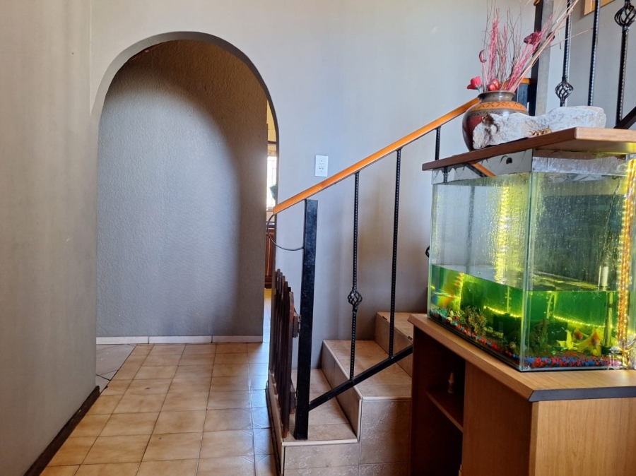 4 Bedroom Property for Sale in Rensburg Gauteng