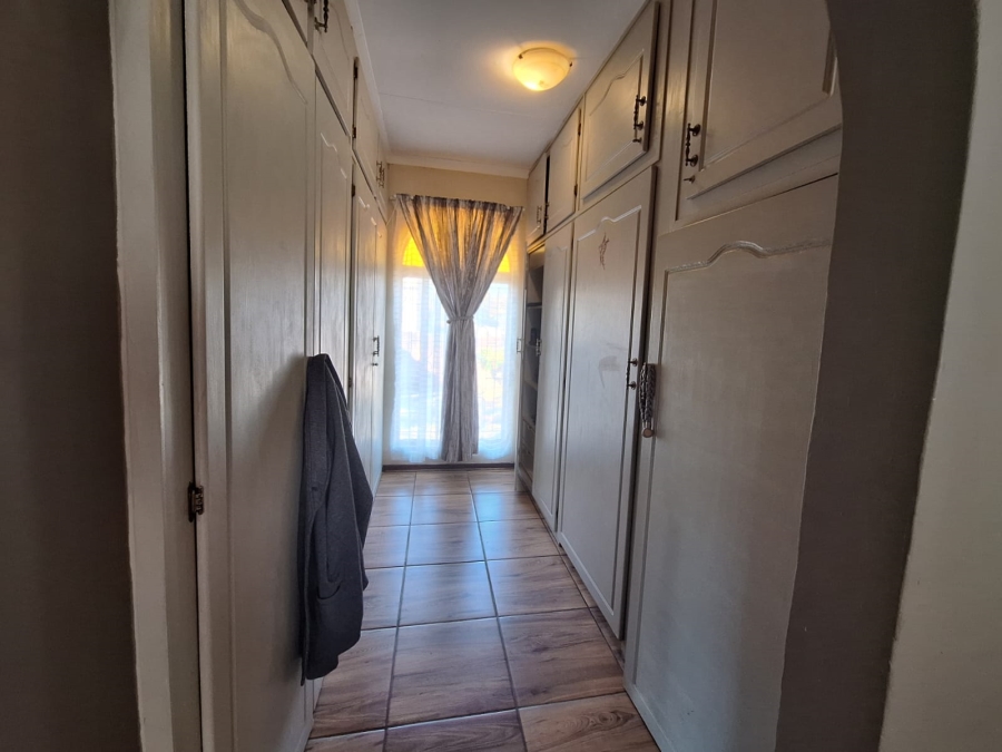 4 Bedroom Property for Sale in Rensburg Gauteng