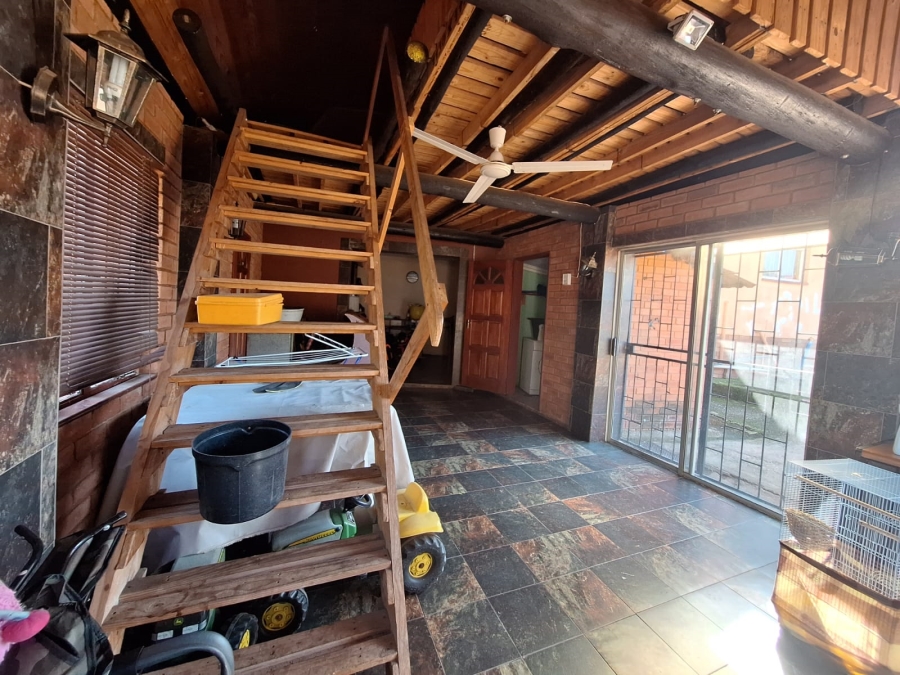 4 Bedroom Property for Sale in Rensburg Gauteng