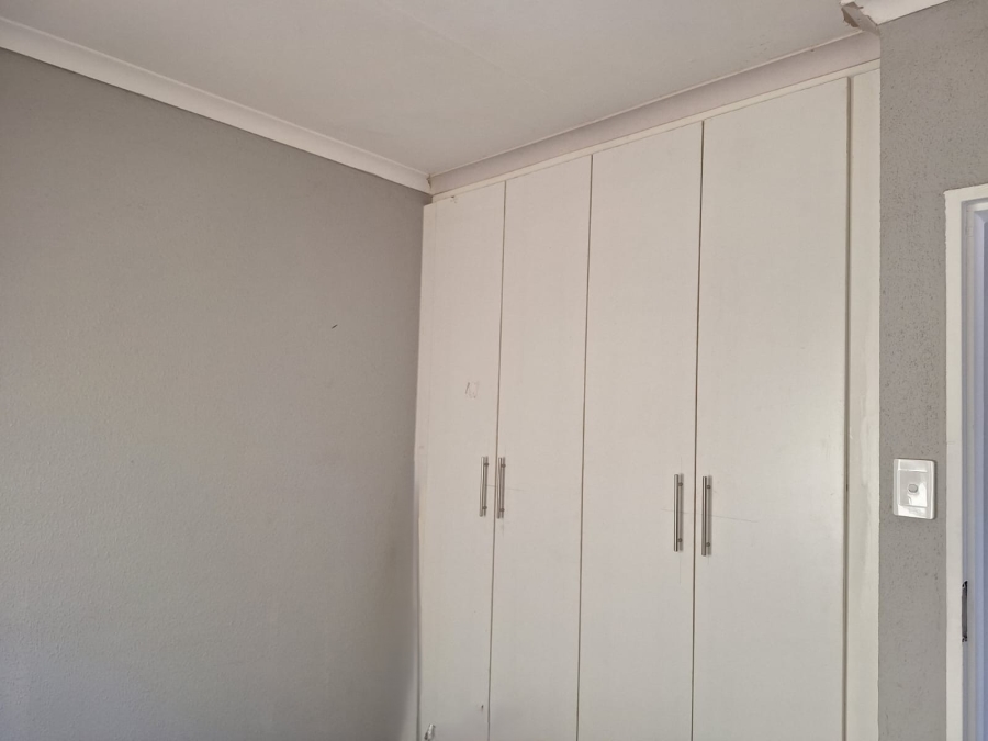 2 Bedroom Property for Sale in Ratanda Gauteng