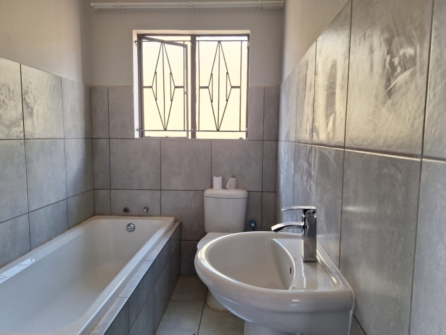 2 Bedroom Property for Sale in Ratanda Gauteng