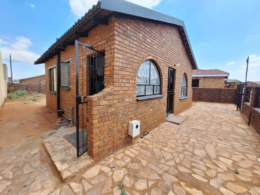 2 Bedroom Property for Sale in Ratanda Gauteng